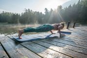 frau-am-yoga-machen frau-am-yoga-machen